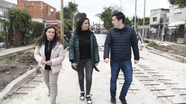 Se ejecutan nuevos pavimentos en Barrio Santa Mónica