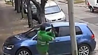 Un barrendero frustró a escobazos el robo de un auto en San Isidro