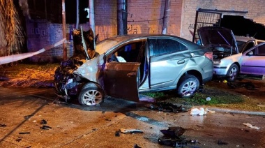 Robaron dos autos y cuando escapaban de la Policía chocaron a otro vehículo en La Matanza: tres muertos