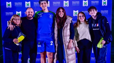 Se realizó la entrega de 300 plantillas ortopédicas a deportistas y vecinos en el Club “El Cruce”