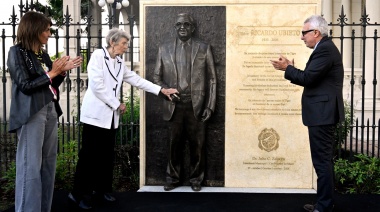 Julio Zamora encabezó el acto en homenaje al ex intendente Cdor. Ricardo Ubieto, a 18 años de la inauguración del MAT