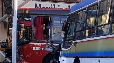 Choque fatal entre dos colectivos en Tigre: Un muerto