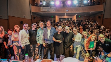 Julio Zamora presenció el estreno de la obra “La Nona”, representada por el Elenco Municipal de Tigre
