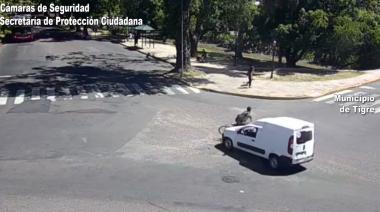 Una peligrosa distracción produjo un accidente vial entre un automóvil y una bicicleta en Tigre centro