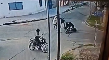 Motochorros balearon a una joven mujer policía en un intento de robo en San Martín