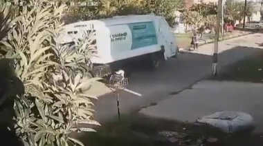 Una mujer barrendera murió atropellada por un camión basurero