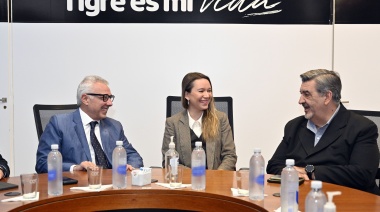 A fin de intercambiar experiencias en seguridad ciudadana, Julio Zamora se reunió con la alcaldesa de las Condes de Chile