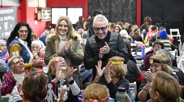 Julio Zamora a vecinos de la Tercera Edad: "Compartimos alegrías y sufrimientos pero siempre juntos para tratar de encontrar soluciones a las problemáticas actuales"
