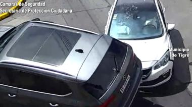 Imprudencia al volante generó un fuerte siniestro vial en Tigre centro: todo quedó registrado por las cámaras del COT