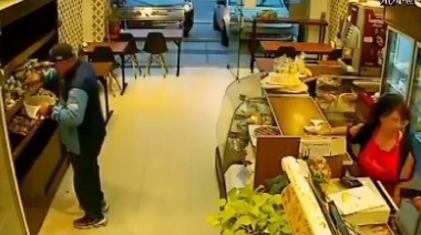 En San Martín un ladrón robó y se puso atender a los clientes en una panaderia