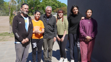 En Benavídez, Julio Zamora recorrió el Polideportivos Güemes y dialogó con los vecinos y vecinas