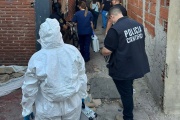 Horror en San Martín: Una madre escondió el cadáver de su hija de cinco años en un cajón de madera y lo tapó con cemento