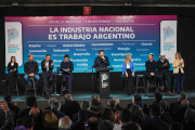 Axel Kicillof, Gabriel Katopodis y Fernando Moreira cerraron la campaña de Fuerza Patria en la Primera Sección