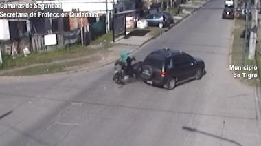 Imprudencia en General Pacheco: una moto embistió a una camioneta, el conductor salió despedido y golpeó contra el asfalto
