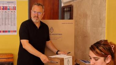 Valenzuela votó en Tres de Febrero: “Cada voto es una expresión de libertad y compromiso con el futuro”