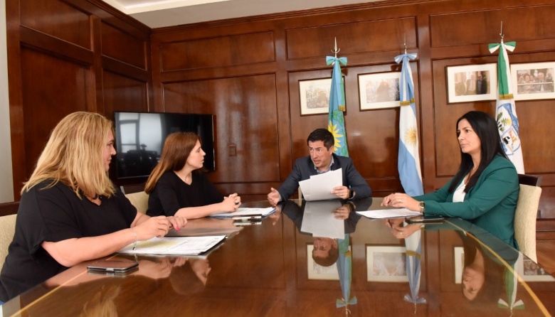 Noe Correa anunció un aumento del 30% y un bono de fin de año para todo el personal municipal