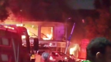 Explosión e incendio en una vivienda