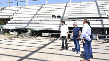 Julio Zamora supervisó los avances de la obra en el nuevo microestadio de Benavídez