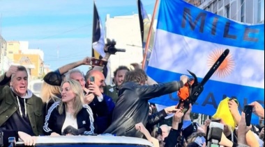 Javier Milei toma cada vez mayor impulso hacia el poder con sus recorridas por el Conurbano