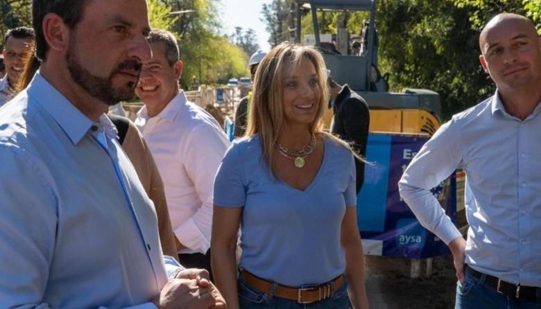 Malena Galmarini, Ariel Sujarchuk y Carlos Ramil recorrieron una importante obra de agua potable que beneficiará a 8.000 habitantes de Maschwitz, en Escobar