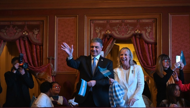 Jorge Macri les tomó la promesa de lealtad a la bandera a más de mil chicos de escuelas primarias