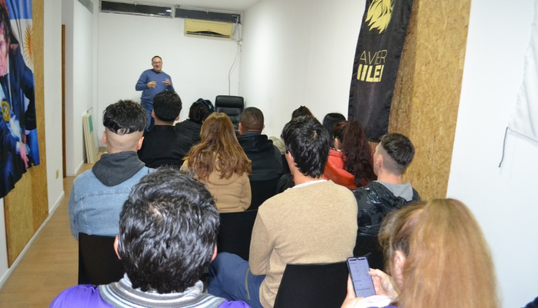 Capacitación libertaria en La Matanza: juventud, comunicación política y fiscalización de cara a las elecciones