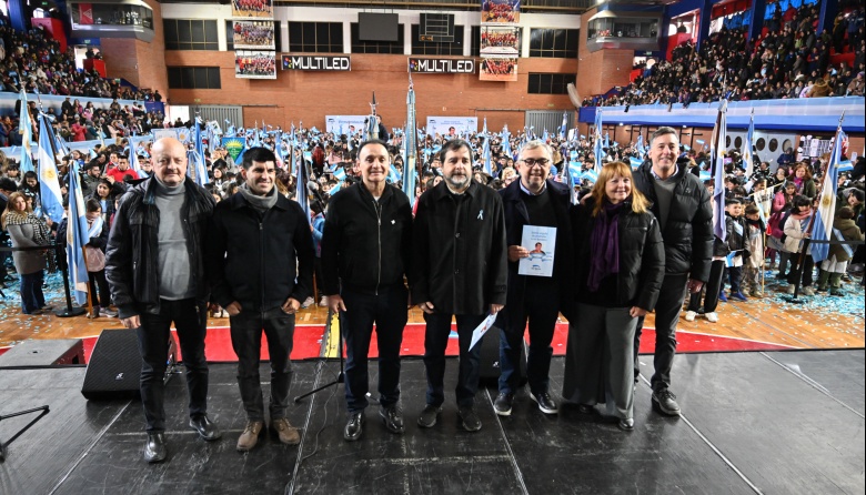 Más de 4.800 alumnas y alumnos de San Martín prometieron lealtad a la bandera