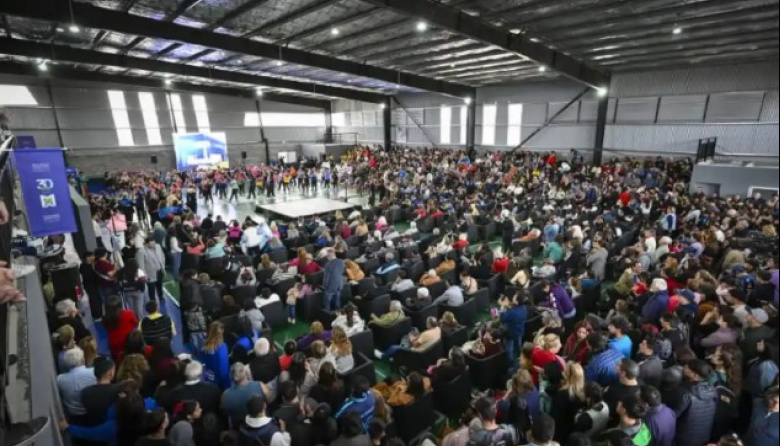 Nardini inauguró el Polideportivo CRIM