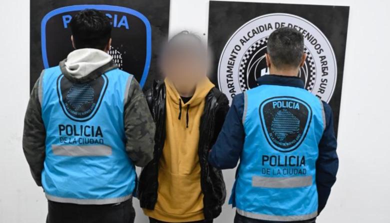 Alerta Roblox: La Policía de la Ciudad detuvo en Río Negro a un groomer que cambiaba créditos por fotos sexuales a menores