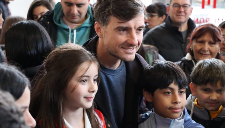 Morón: estudiantes de escuelas primarias partieron hacia Mar del Plata