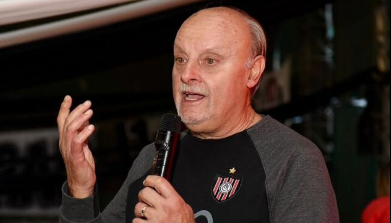 Néstor Di Pierro presidente de Chacarita: "Los jugadores son cagones. No hay nadie que vaya y pegue un grito"