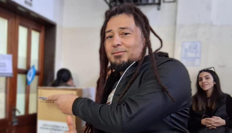 Votó el "Rasta" Muñoz: "La democracia me encanta; voy a festejar a la noche"