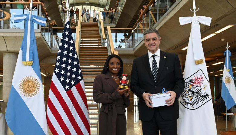 Jorge Macri le dio la bienvenida a Simone Biles, la mejor gimnasta del mundo, "Huésped de honor" de la Ciudad