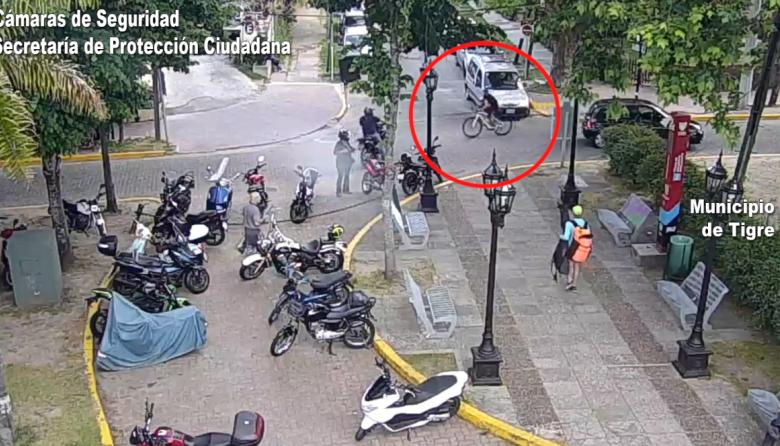 Robó una bicicleta y fue embestido por una motocicleta, cayó al suelo y huyó corriendo: fue detenido por el COT y la Policía