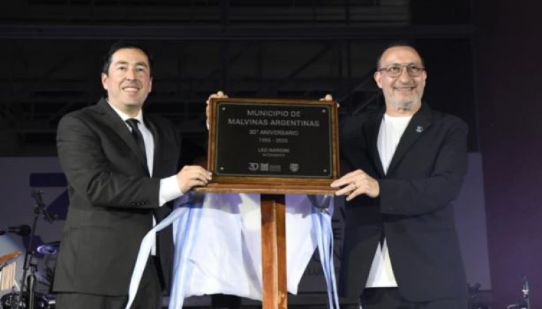 Malvinas Argentinas celebró su 30° aniversario con un emotivo acto encabezado por el intendente Leo Nardini