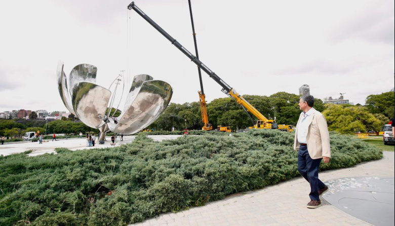 La Floralis Genérica vuelve a brillar en la Ciudad tras una reparación única con técnicas aeroespaciales