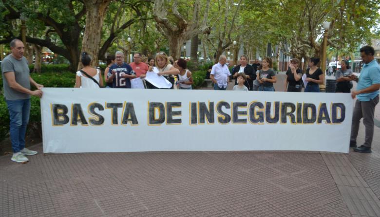 Comerciantes de San Fernando alzaron la voz por la inseguridad, exigieron más presencia en las calles y fueron recibidos por funcionarios municipales