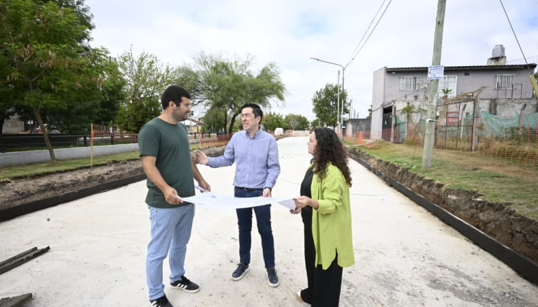 Nardini visitó la obra de repavimentación de la calle Hooke en Grand Bourg