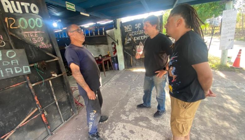 Rodrigo Aybar, Gabriel Muñoz y Fernando Ramos llevaron la gestión a la calle con una recorrida por Tres de Febrero