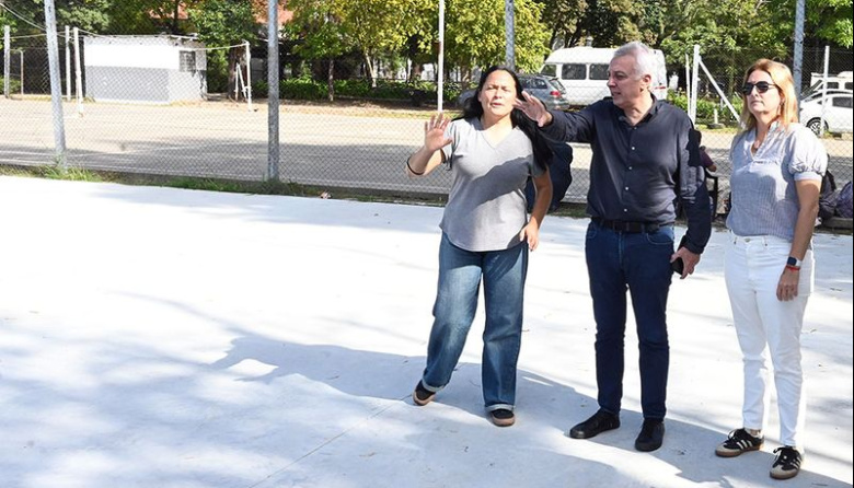 Deportes: Julio Zamora inspeccionó el avance de la construcción de nuevas canchas de tenis en el Polideportivo de General Pacheco