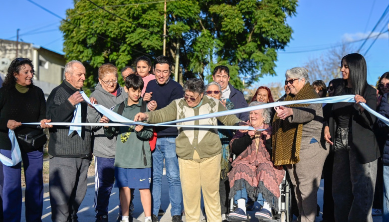 Nardini inauguró nuevos pavimentos en Villa de Mayo