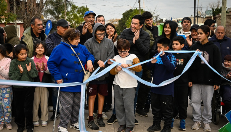 Nardini inauguró cinco nuevas cuadras en el barrio Rodríguez