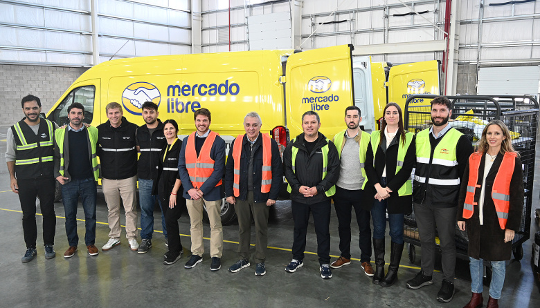 Julio Zamora recorrió el nuevo centro logístico de Mercado Libre en Don Torcuato