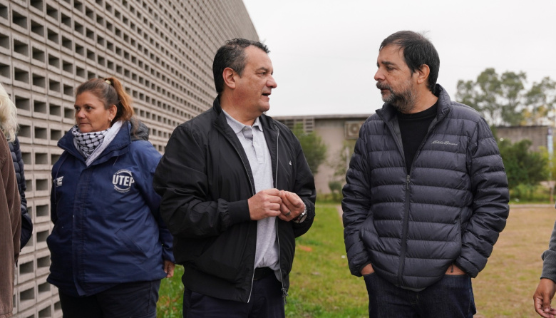 Fernando Moreira recorrió la obra del nuevo Centro Juvenil Municipal de Barrio Independencia