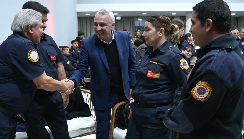 En el marco del Día Nacional del Bombero Voluntario, Julio Zamora reconoció la labor de los agentes al servicio de la comunidad