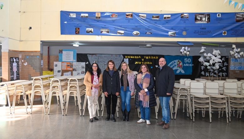 A fin de mejorar las condiciones para el aprendizaje, el Municipio de Tigre entregó nuevo mobiliario para instituciones educativas del distrito