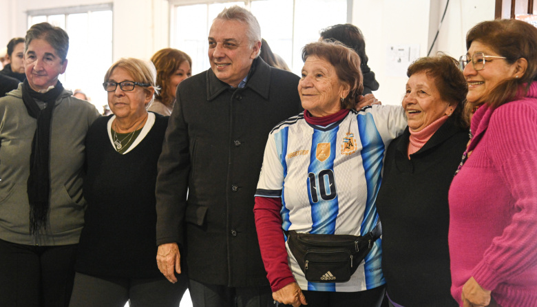 Julio Zamora: "Los adultos mayores son los protagonistas de nuestra comunidad; por eso incorporamos espacios seguros y cómodos para que puedan disfrutar"