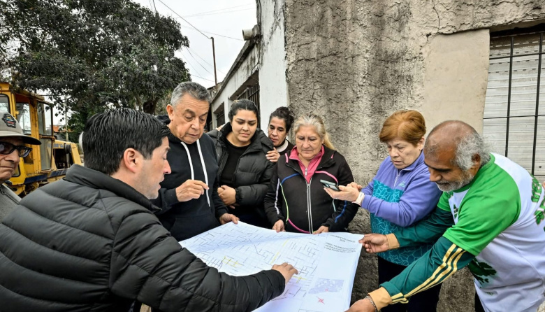 Nardini visitó los avances de obra de pavimentación en el Barrio Iparraguirre
