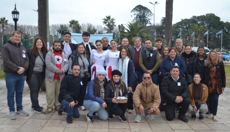 Vecinos de Tigre celebraron el Día de la Independencia con escarapelas, cultura y un mensaje de solidaridad