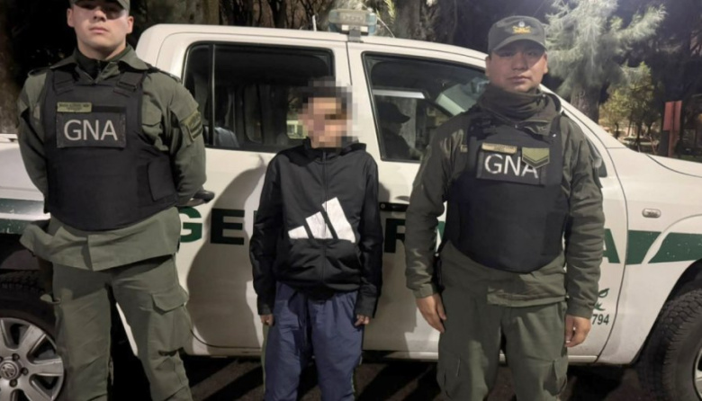 Tiene 13 años, lo acusan de integrar una banda que robaba autos y ya estaría vinculado a varios golpes